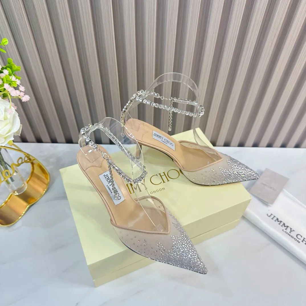 👟👟Ex-factory price 700👟👟 JIMMY CHOO (Jimmy CHOO) 💝💝💝 is a very comprehensive noble fashion lifestyle brand, with a series of women's high-heeled, medium-heeled, flat-heeled sandals with the same strap from major fashion bloggers and celebrities in Hong Kong and the United States.  The Australian pointed toe, round toe and square toe series are simply beautiful. Fall in love with elegance and playful sense of the future. Just by looking at them, you want to own them immediately, but you can really think about a pair of exquisite high heels~~~~~~~~~~~~~~~~~ 💝This series is specially designed for extraordinary and indifferent ladies, thus creating a unique overall effect, Jimmy Choo Design products that inspire women to move forward and show their charm💝💝💝 1⃣️Material: Imported genuine mesh hot diamond 2⃣️Inner: Imported Italian lambskin, super soft and delicate 3⃣️Outsole: Imported Italian original original color genuine leather outsole Heel height 8.5cm (10.0/6.5cm can be made) 4⃣️Code number: 35-39 (34.40.41.42 customized)